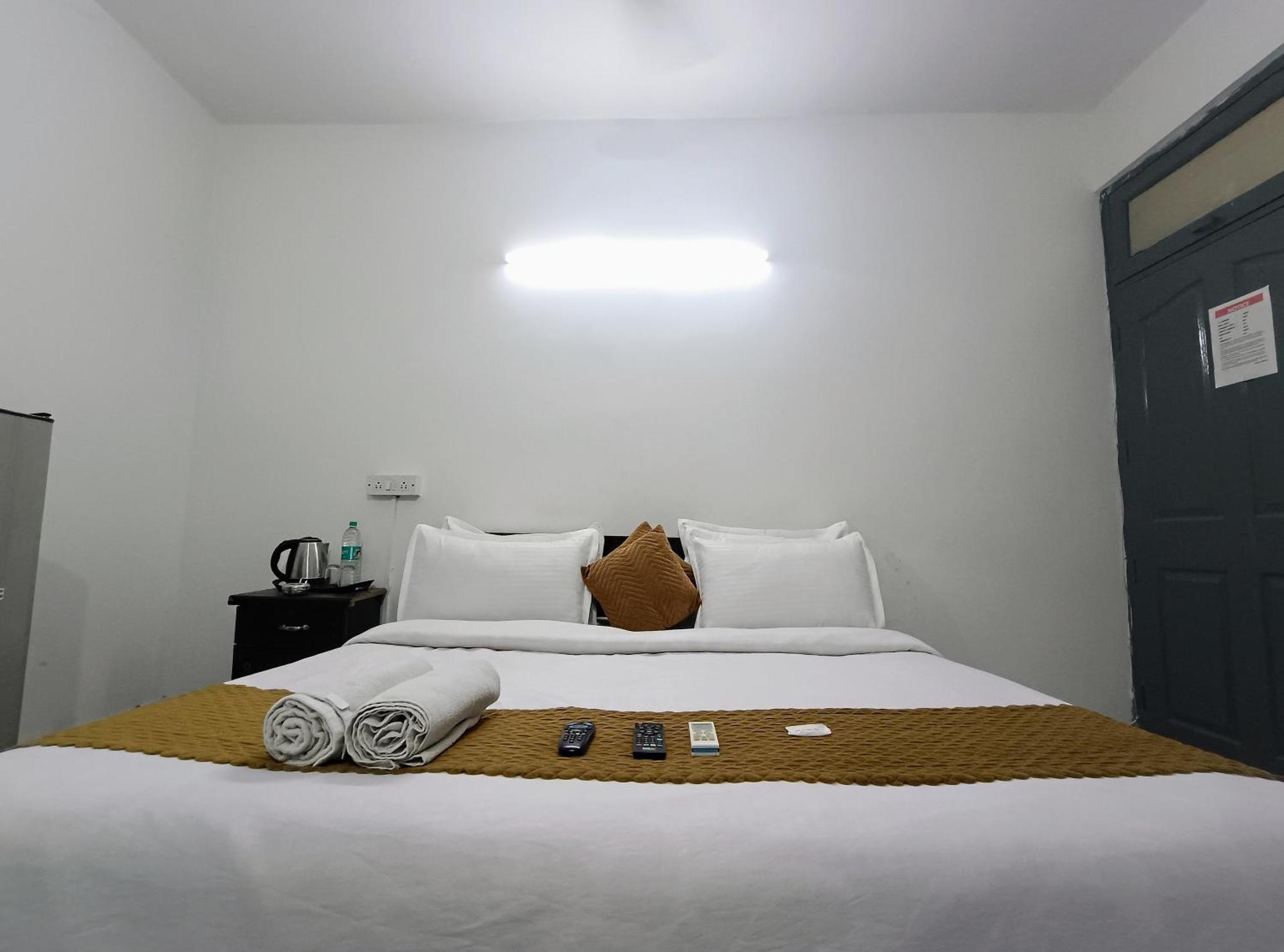 Hotel Hauz Khas Fort View New Delhi Eksteriør billede